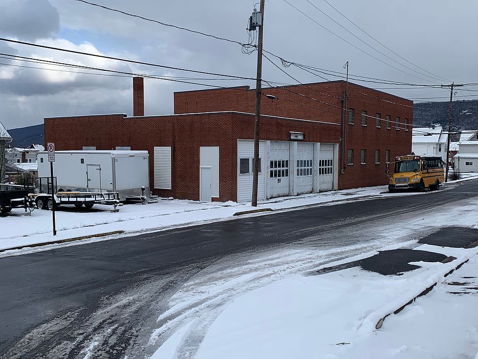 2nd image of 20 N Hampton St