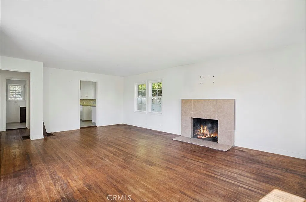 2 bed, 960 sqft, $4,995 — Photo 3
