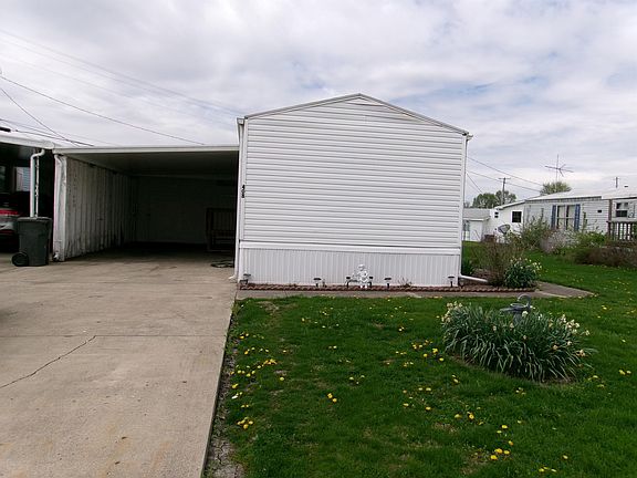 Exterior Image-17-Fleetwood 408 Redbud Estates