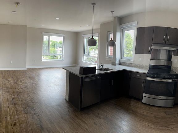 5th image of 120 N Franklin St #72