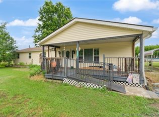 3842 S Goss School Rd, Pekin, IN 47165