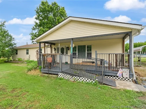 3842 S Goss School Road, Pekin, IN 47165