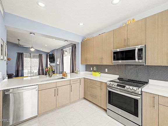 4th image of 4640 E MICHELLE Drive