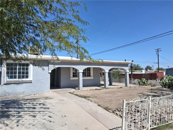 606 Smoketree Dr, El Centro, CA 92243
