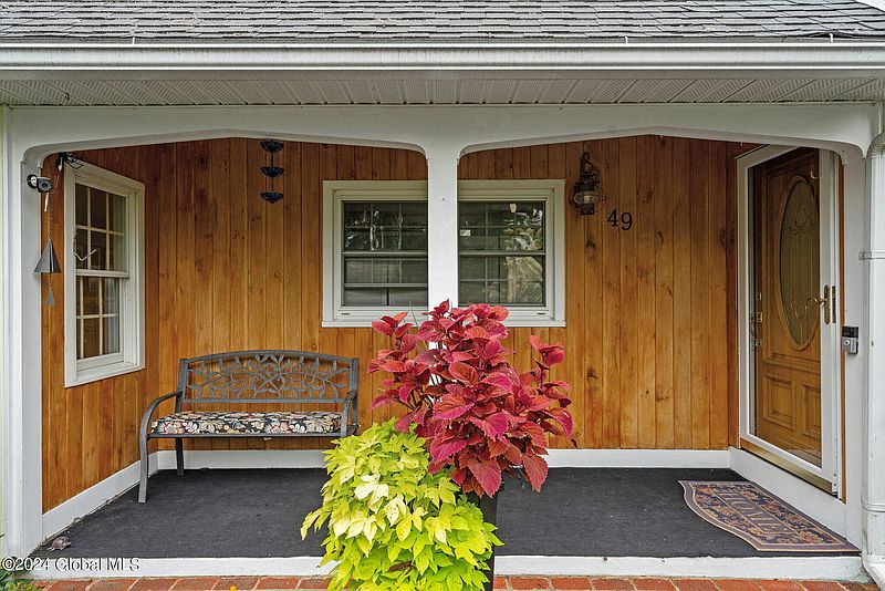 3rd image of 49 Herrick Avenue