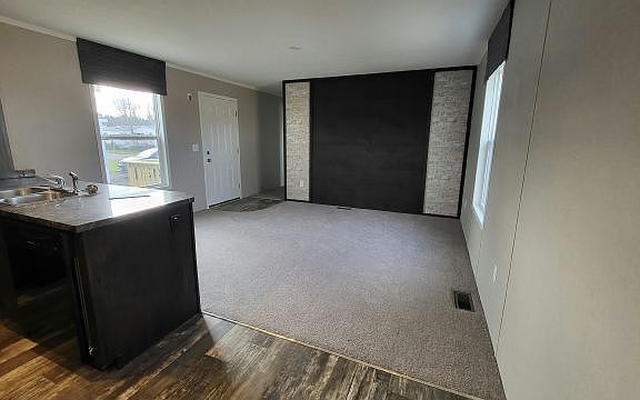 3rd image of 1376 East Dr #95