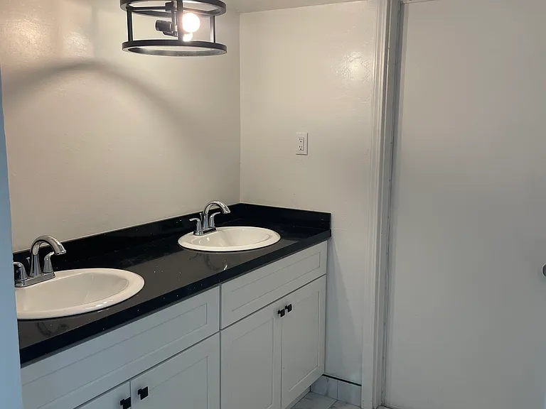 1322 Catalpa Way — Photo 13