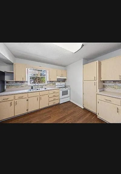1454 Rosemary Dr — Photo 17