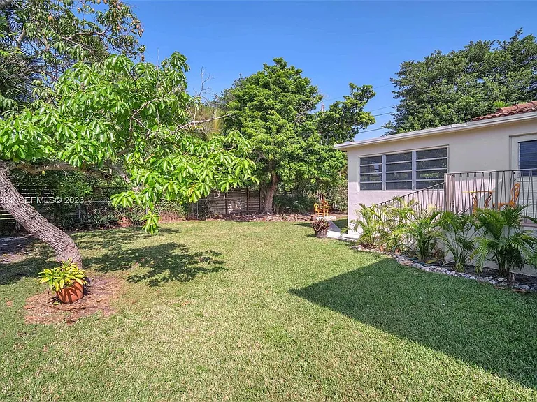 2420 SW 21st Ave — Photo 27