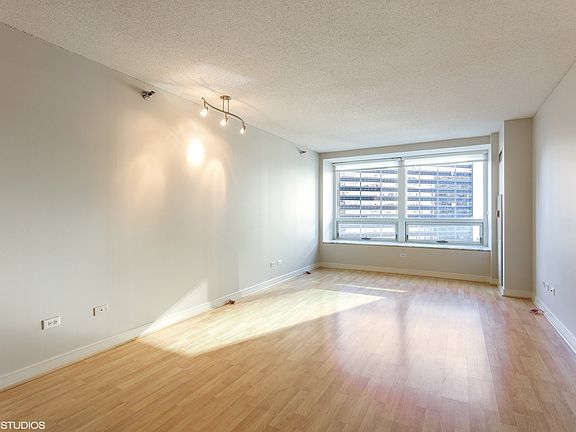 4th image of 512 N McClurg Ct APT 2511