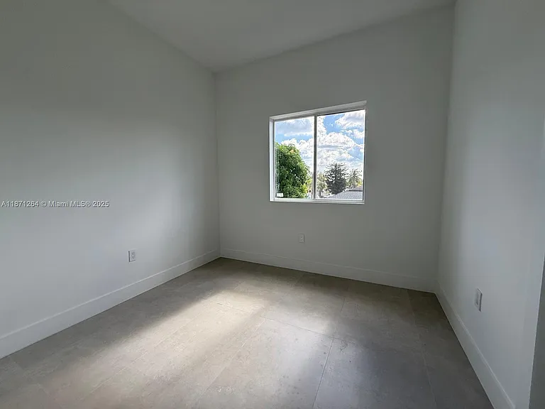 2788 NW 9th Pl — Photo 14