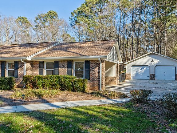 3rd image of 5043 Fox Forest Cir