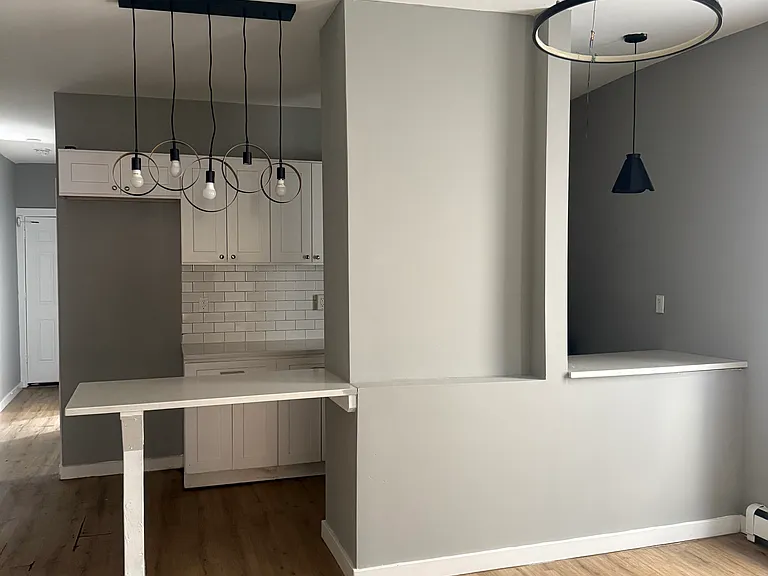 139-141 N 11th St #2R — Photo 1