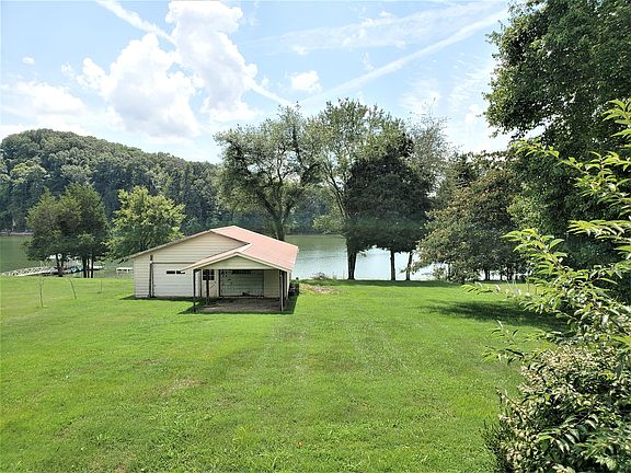 5th image of 252 Lakeshore Cir