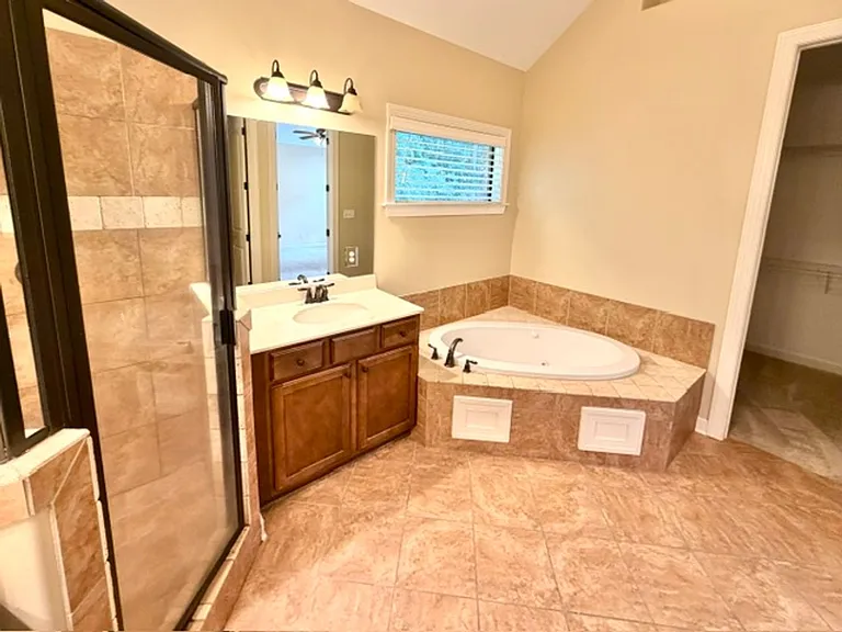 10601 Bird Stone Cv — Photo 11