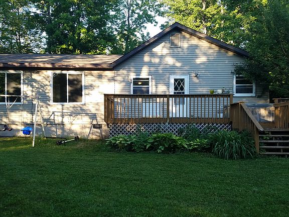 4th image of 734 E River Dr