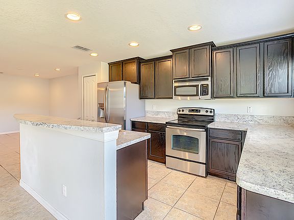 5th image of 6410 Windsor Lake Cir
