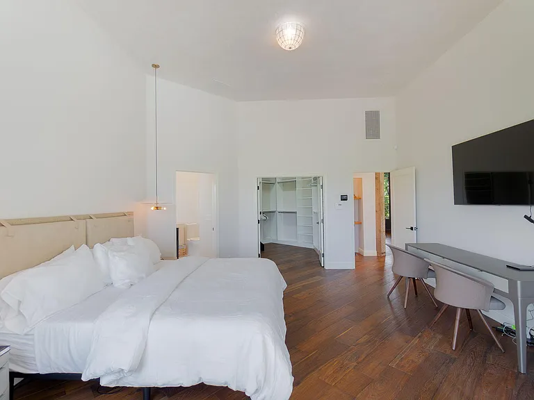 2402 Players Ct — Photo 18