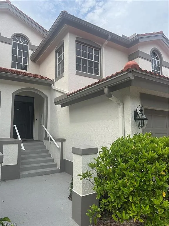 3 bed, 3.5 bath, 2300 sqft, $3,995 — Photo 3