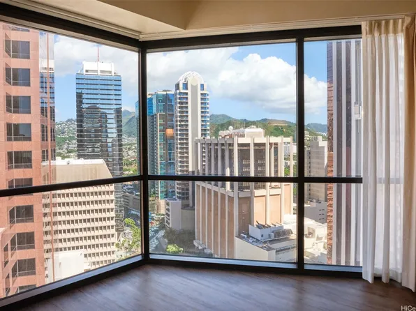 1088 Bishop St APT 2712, Honolulu, HI 96813