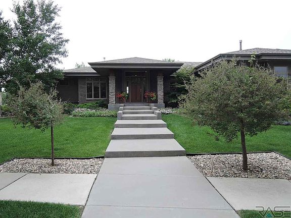 2nd image of 343 W Laquinta Cir