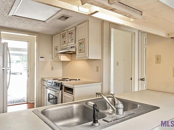 5th image of 4251 Jefferson Woods Dr APT A