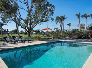 925 Wedge Dr, Naples, FL 34103