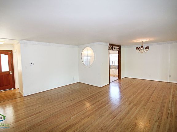 4th image of 6133 Royal Ann Dr