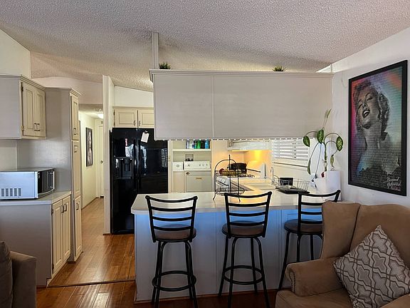 4th image of 1285 E Washington E #113