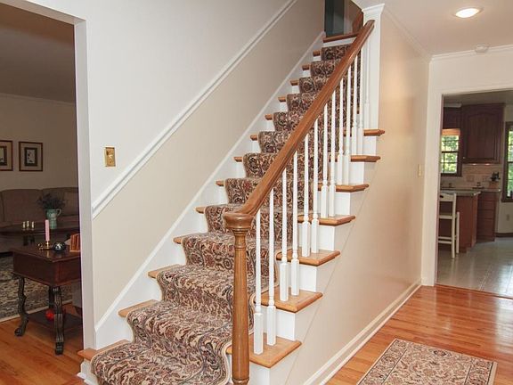 3rd image of 1250 Carron Dr