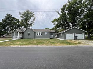 622 E 1st North St, Carlinville, IL