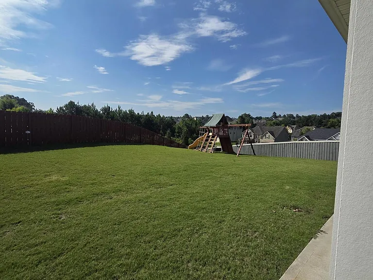 2105 Thornbury Cv — Photo 40