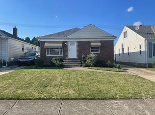 5702 Sunderland Dr, Parma, OH 44129