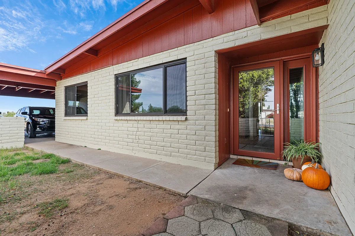 Building Photo - 1398 Heather Dr