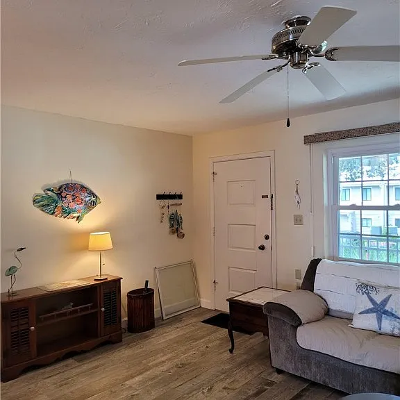 41 Beach Ln #2D — Photo 10