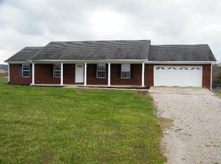 1026 Barker Ln W, Berea, KY 40403