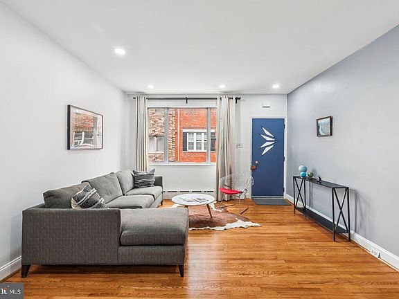 2nd image of 1827 S Rosewood St
