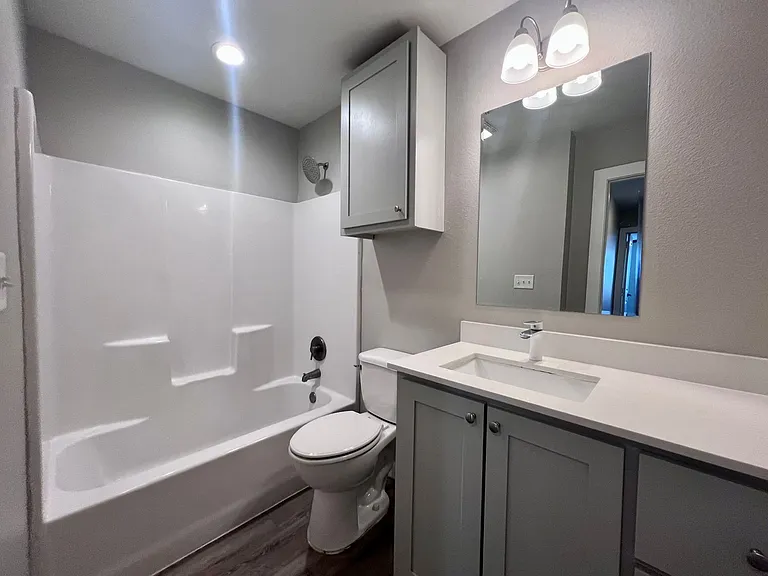 5726 Lehigh St — Photo 15