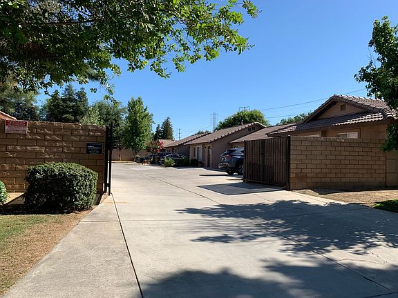 3rd image of 8118 Whitewater Dr APT 2