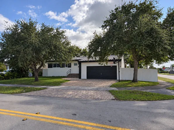 8350 SW 18th St, Miami, FL 33155