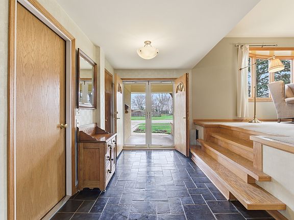 2nd image of 728 N Stark Dr