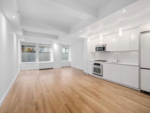 3rd image of 90 William St APT 16D