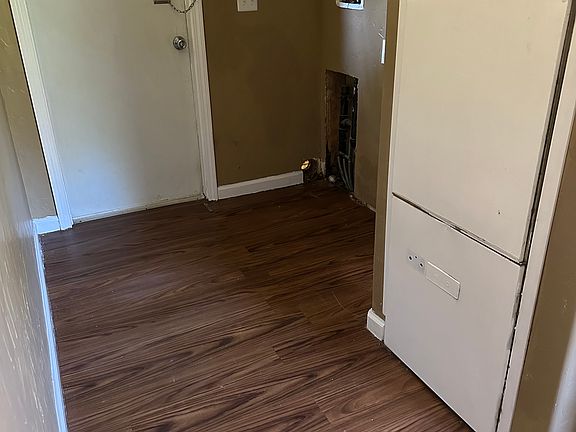 4th image of 198 E Conda Muckleroy St