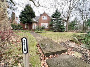 2610 Edgehill Rd, Cleveland Hts, OH 44106