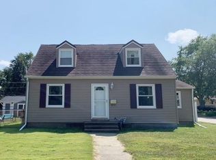 2237 W Rusholme St, Davenport, IA 52804