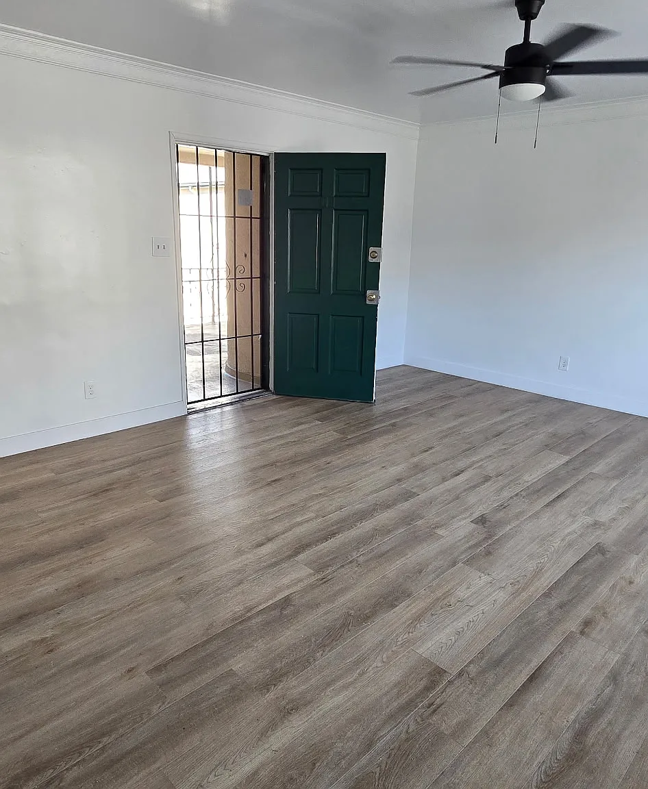 1215 S Fairfax — Photo 1