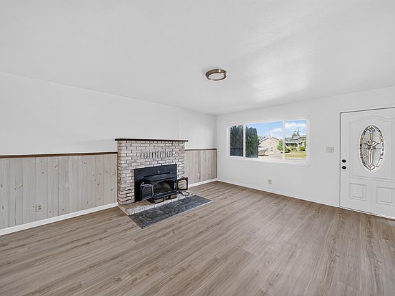 5th image of 1458 Hemlock Ave