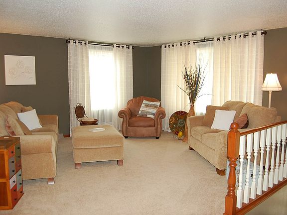 4th image of 122 Thomas Ave