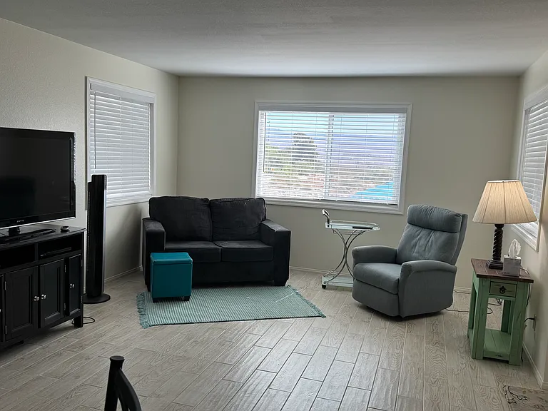1922 Las Palmas Ln #123 — Photo 5