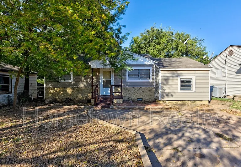 9809 N McKinley Ave — Photo 1